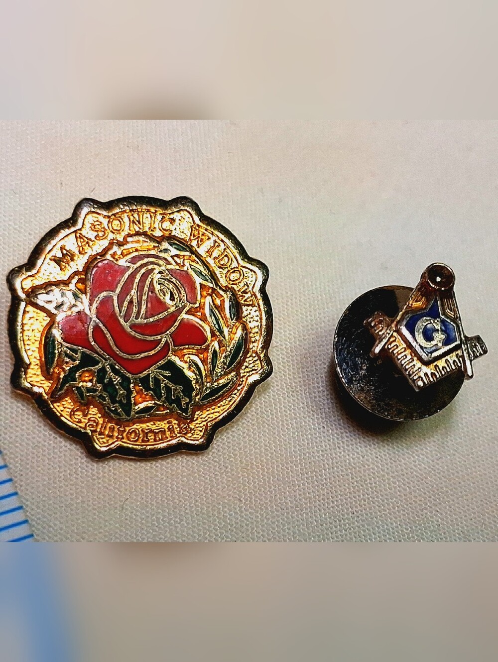 FreemasonPins Gold California Enamel Rose Widows & Tiny G & Tools connector Pin